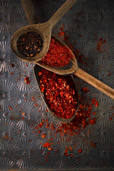 Flocos de pimenta vermelha quente — Fotografia de Stock