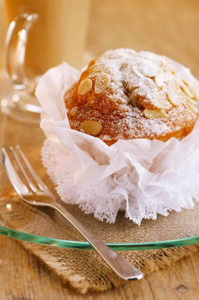 Heerlijke amandel muffin — Stockfoto