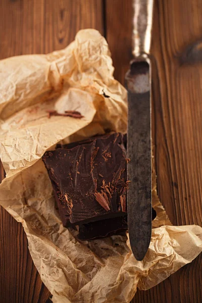 Chocolate desfiado na espátula vintage — Fotografia de Stock
