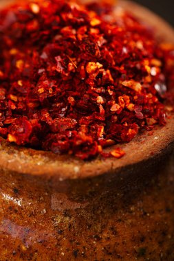 harissa baharat karışımı ahşap Kepçe, geleneksel Fas kırmızı sıcak biber karışımı içinde yığını