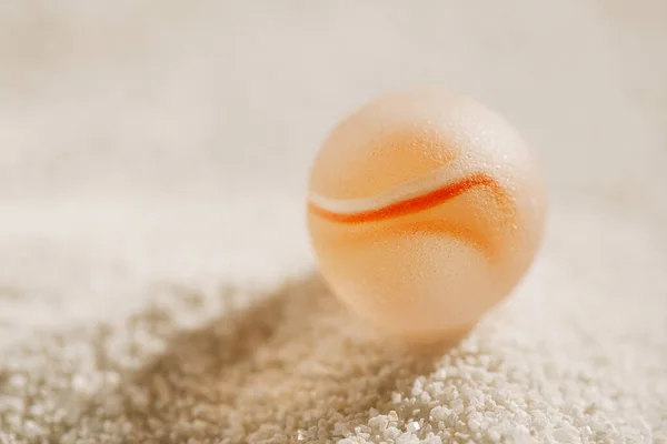 Vidro do mar na praia de areia branca — Fotografia de Stock