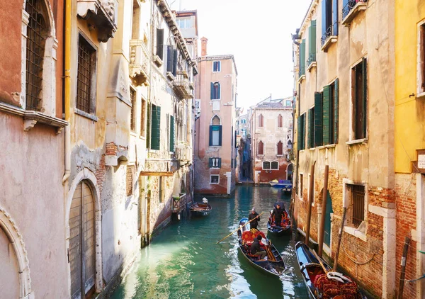 Italie, Venise, 25 février 2017. un village aquatique à Venise avec — Photo