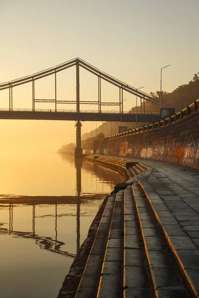 2018 Október Sétáló Híd Kijevben Postai Téren — Stock Fotó