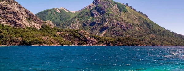 Naturen Gröna Sommarbergen Ocean — Stockfoto