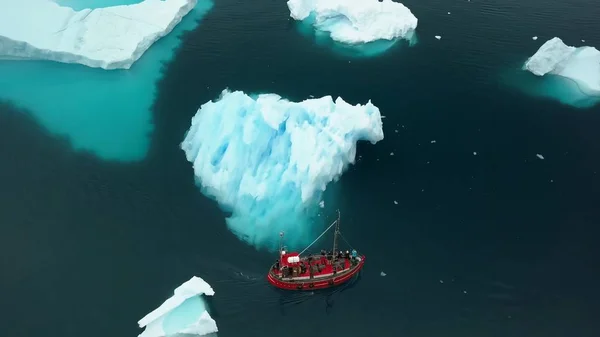 格陵兰Iceberg旅行海洋雪 — 图库照片