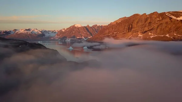 格陵兰Iceberg旅行海洋雪 — 图库照片