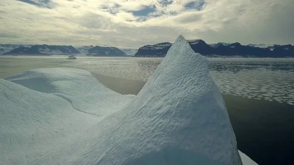 グリーンランド氷山｜オーシャンスノー — ストック写真