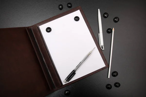 Defter durumlarda yazma,