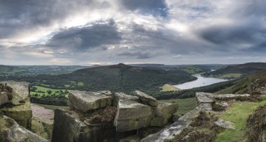 Panorama manzara görünümünde Peak District savaşa Bamford kenarından