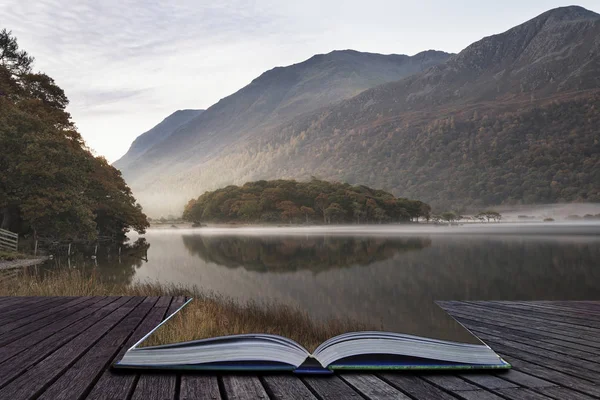 Beautiful Autumn Fall landscape image of Crummock Water at sunri — Stock Photo, Image