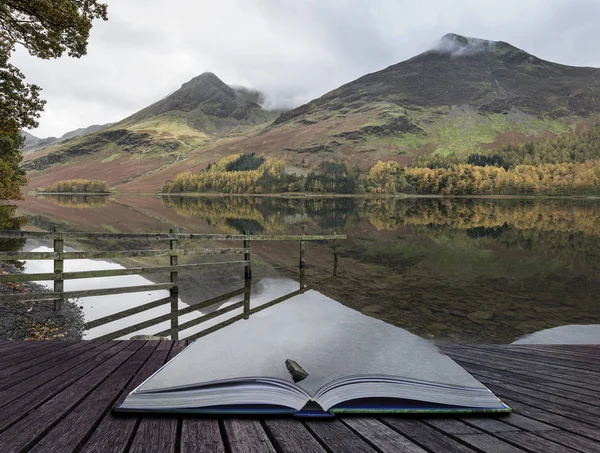 Lake Buttermere göl güzel sonbahar sonbahar manzara görüntüsü — Stok fotoğraf