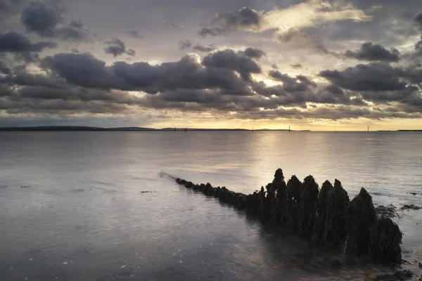 Paesaggio Moody mare guardando attraverso Solent a Isola di Wight in En — Foto Stock