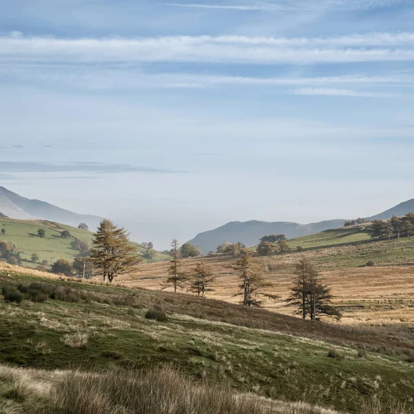 Impresionante imagen de paisaje turístico de Lake District durante el otoño — Foto de Stock