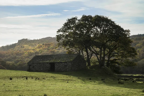Superbe image de paysage touristique de Lake District pendant l'automne — Photo