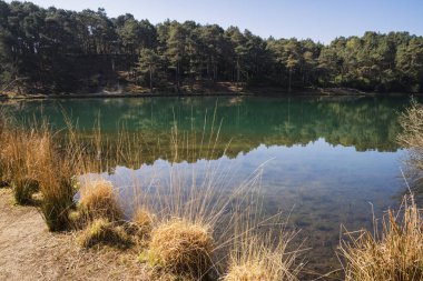 Güzel hareketli manzara resim eski kil çukur ocağı Gölü wi