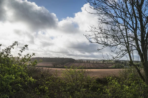 Bella campagna agricola inglese paesaggio durante il conte — Foto Stock