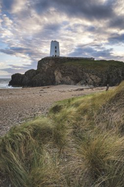 Burun ucundaki fener çarpıcı yaz manzara görüntü