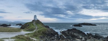 Sonunda o deniz feneri çarpıcı yaz panoramik manzara görüntü