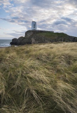 Burun ucundaki fener çarpıcı yaz manzara görüntü