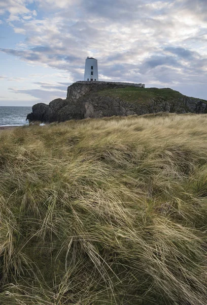 Burun ucundaki fener çarpıcı yaz manzara görüntü