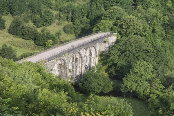 Colorful landscape image of Headstone Viaduct and Monsal Head in — Stock Photo, Image