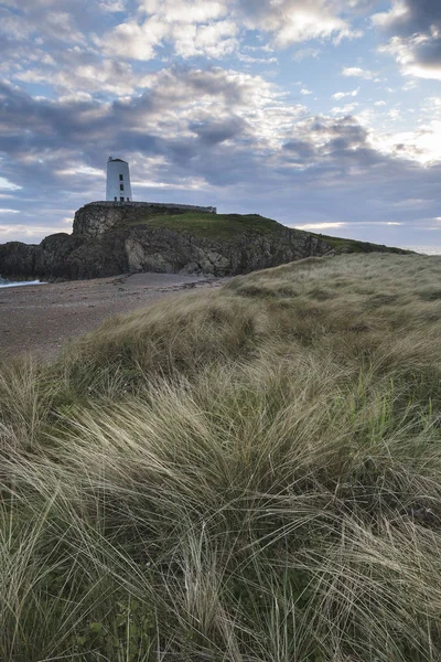 Burun ucundaki fener çarpıcı yaz manzara görüntü