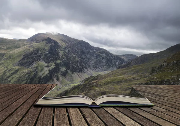 Widok krajobrazu Glyder Fawr piku w Snowdonia od mniej więcej w połowie — Zdjęcie stockowe