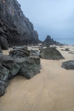 P Barafundle Körfezi'nin çarpıcı, canlı gündoğumu manzara resim