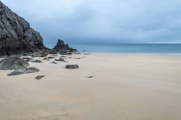 P Barafundle Körfezi'nin çarpıcı, canlı gündoğumu manzara resim — Stok fotoğraf