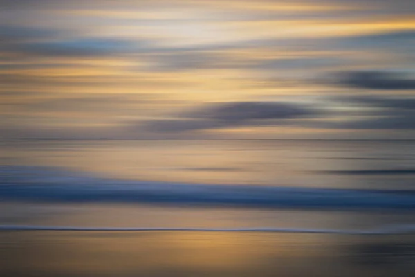 Beautiful long exposure blur sunrise landsdcape of idyllic Broad — Stock Photo, Image