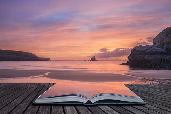 Beau paysage lever de soleil de plage idyllique Broadhaven Bay sur — Photo