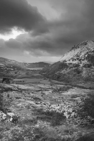 Beautiful  black and white Winter landscape image in Llyn Gwynan — Stock Photo, Image