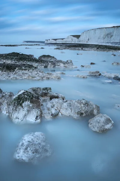 썰으로 해변의 멋진 긴 노출 풍경 이미지 — 스톡 사진