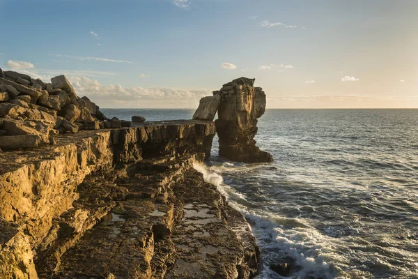 Hermosa imagen vibrante paisaje atardecer de Portland Bill rocas —  Fotos de Stock