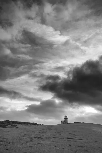 Приголомшливий краєвид чорно-білі зображення Belle Tout lighthous — стокове фото