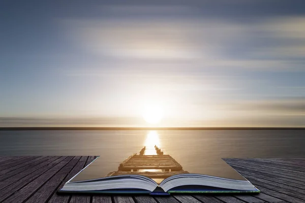 Kreativ bok bilden av vackra livfulla sunset landskapet bilden — Stockfoto