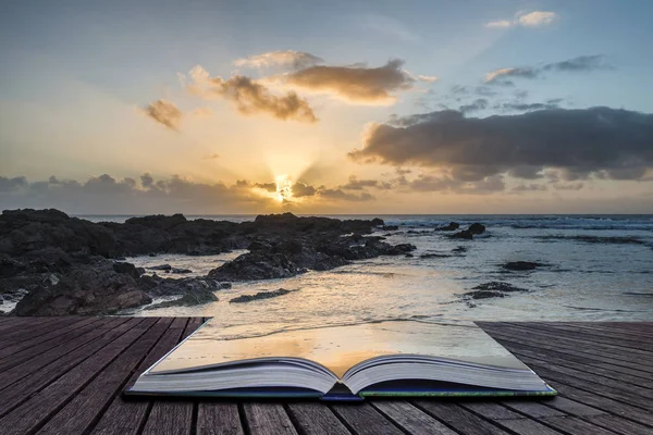 Splendida immagine paesaggio tramonto di acqua dolce West spiaggia su Pemb — Foto Stock