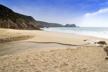 Cornwall İngiltere'de çarpıcı Porthcurno plaj manzara