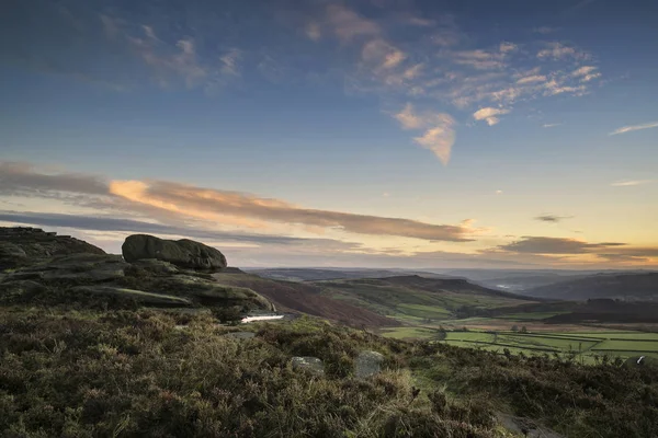 Prachtige Peak District landschap tijdens zonsondergang herfst — Stockfoto