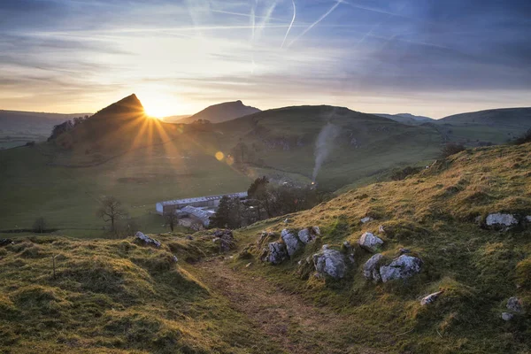 Gyönyörű táj kép Parkhouse Hill és a Chrome Hill, p — Stock Fotó