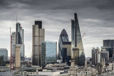 Londra cityscape manzarası C binalarda ikonik Simgesel Yapı ile