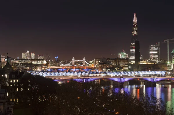 Ландшафтное изображение лондонского неба ночью Стоковое Фото