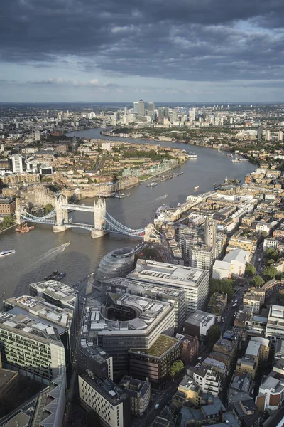 Luftaufnahme der Londoner Stadtlandschaft Skyline mit ikonischen la — Stockfoto