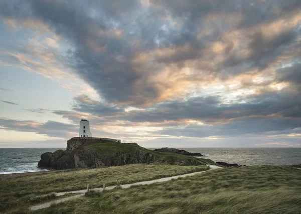 Landscape image of Twr Mawr Lighthouse on Ynys Llanddwyn Island — Stock Photo, Image