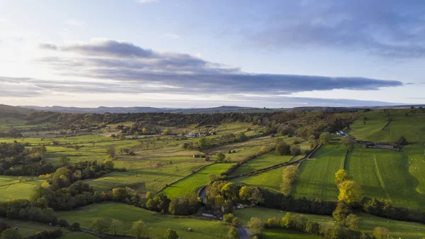 Splendida immagine aerea drone paesaggio di Peak District countrysi — Foto Stock