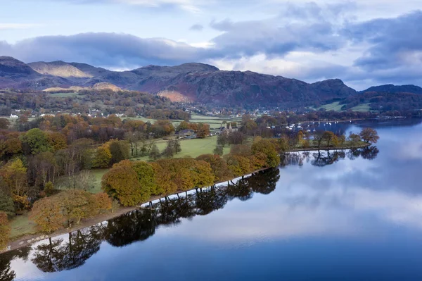 Coniston üzerinde nefes kesen canlı hava aracı manzarası görüntüleri — Stok fotoğraf