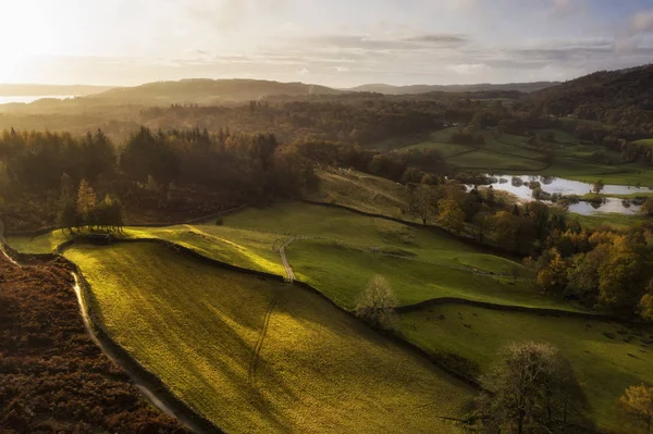 Bela paisagem aérea vibrante drone imagem do nascer do sol em Aut — Fotografia de Stock