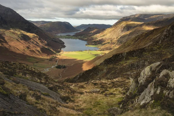 Majestic vibrant Autumn Fall landscape of Buttermere and Crummoc — Stock Photo, Image