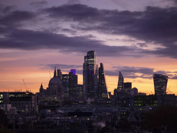 Episk gryning soluppgång landskap stadsbild över London stad sykline l — Stockfoto