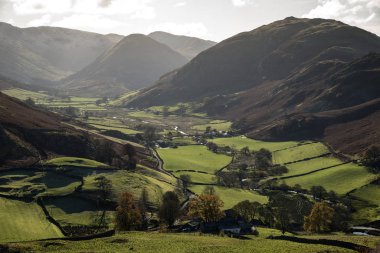 Sleet Fell ve Howstead 'in görkemli sonbahar manzarası 